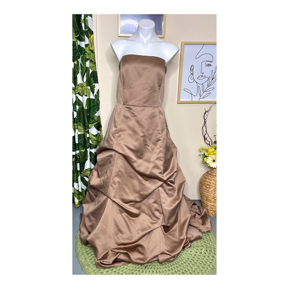 NWT David’s Bridal Strapless Venetian Style Latte Brown Satin Full Length Gown